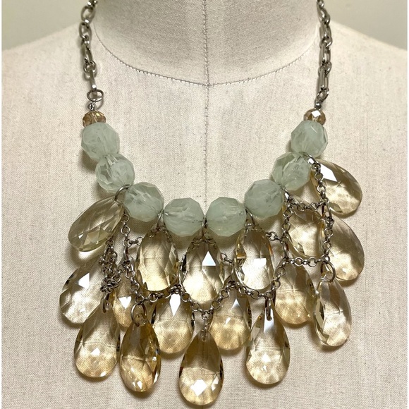 Jewelry - ❤️ Cascading Chandelier Statement Necklace